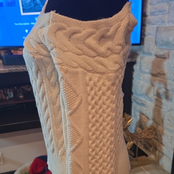 Forever 21 Elegant Off-Shoulder Cream Sweater. Size Medium - Picture 4 of 10